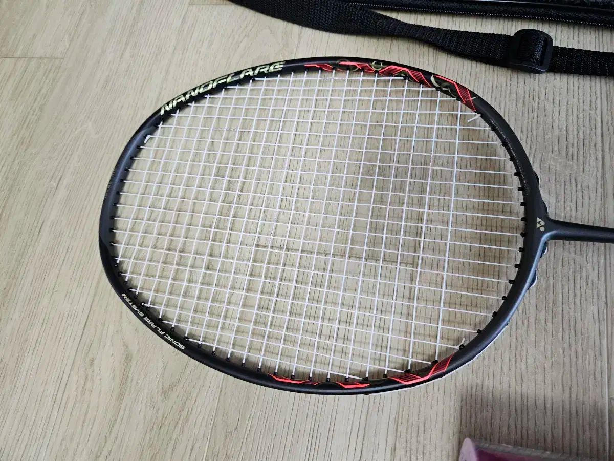 YONEX