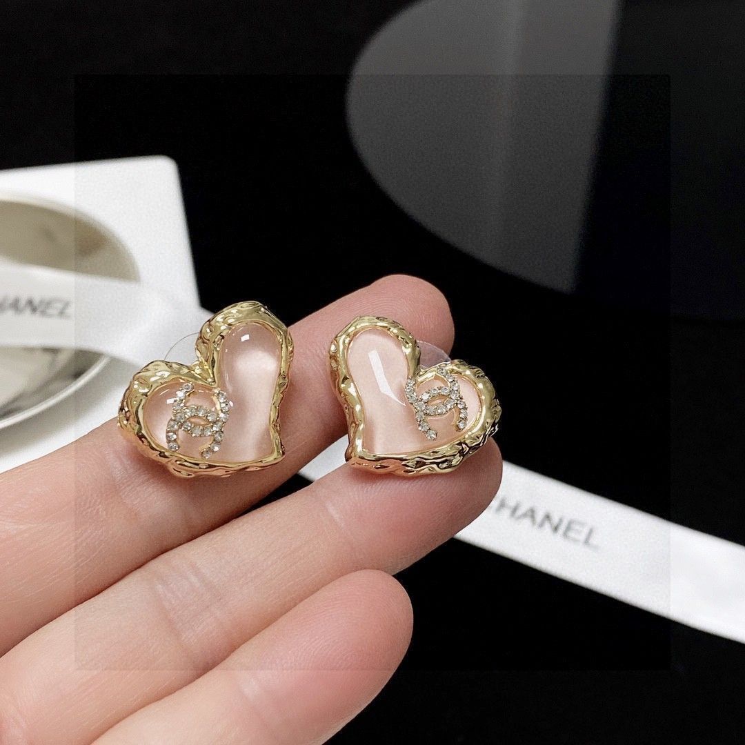 (シャネル)ABA401☆☆ハート イヤリング 今日特価】Chanel シャネル クラシック ハート＆ダブル C