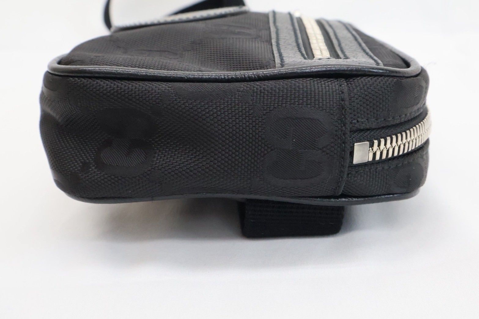  GUCCI オフザグリッド ウエストポーチ 631341 ブラック シルバー金具 GGナイロン 527066 ボディバッグ ウエストポーチ バッグ