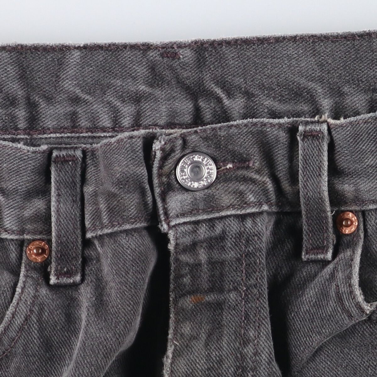 テーパードデニムパンツ