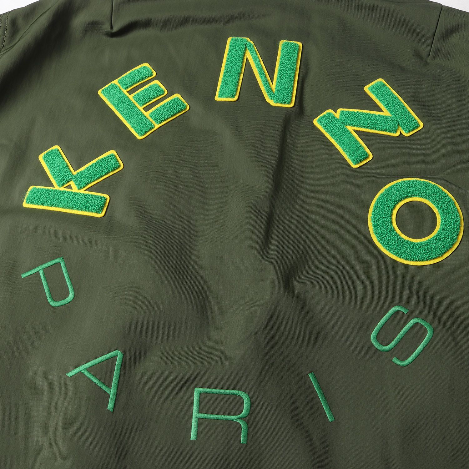 新品 KENZO ケンゾー ジャケット サイズ:M 22AW NIGO ポリ ナイロン ロゴ ワッペン パテッド ボンバー ジャケット BOMBER  JACKET PFC65BL ミリタリー MA-1 中わた カーキ アウター ブルゾン【メンズ】