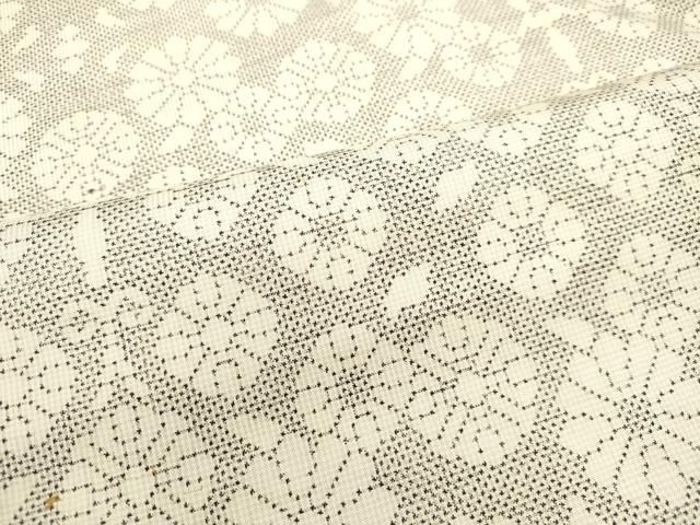 平和屋着物○本場大島紬 白大島 7マルキ 伊勢豊彦作 舞花文 証紙付き  