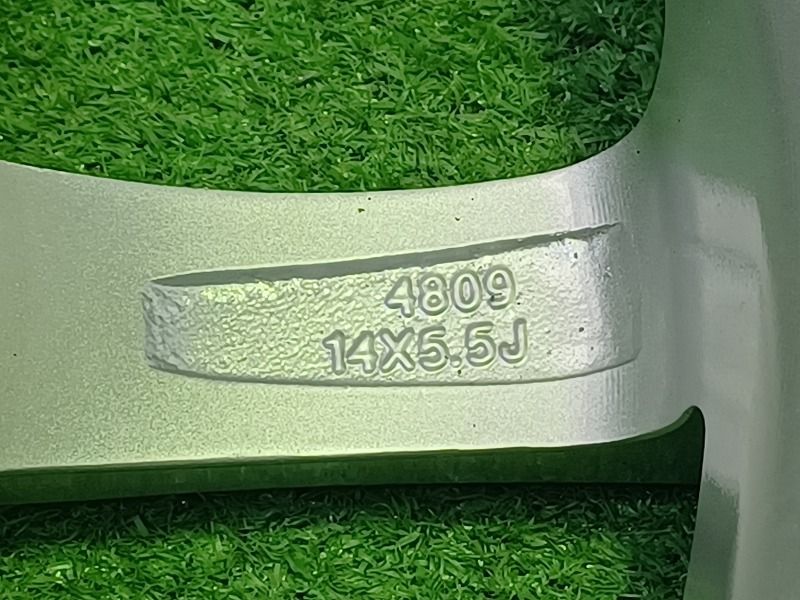 シルバー 14インチ