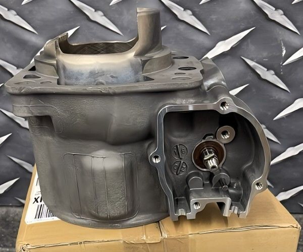 ホンダ CR250R シリンダー CYLINDER WITH STUDS HONDA 純正 Genuine JDM OEM メーカー純正品 未使用
