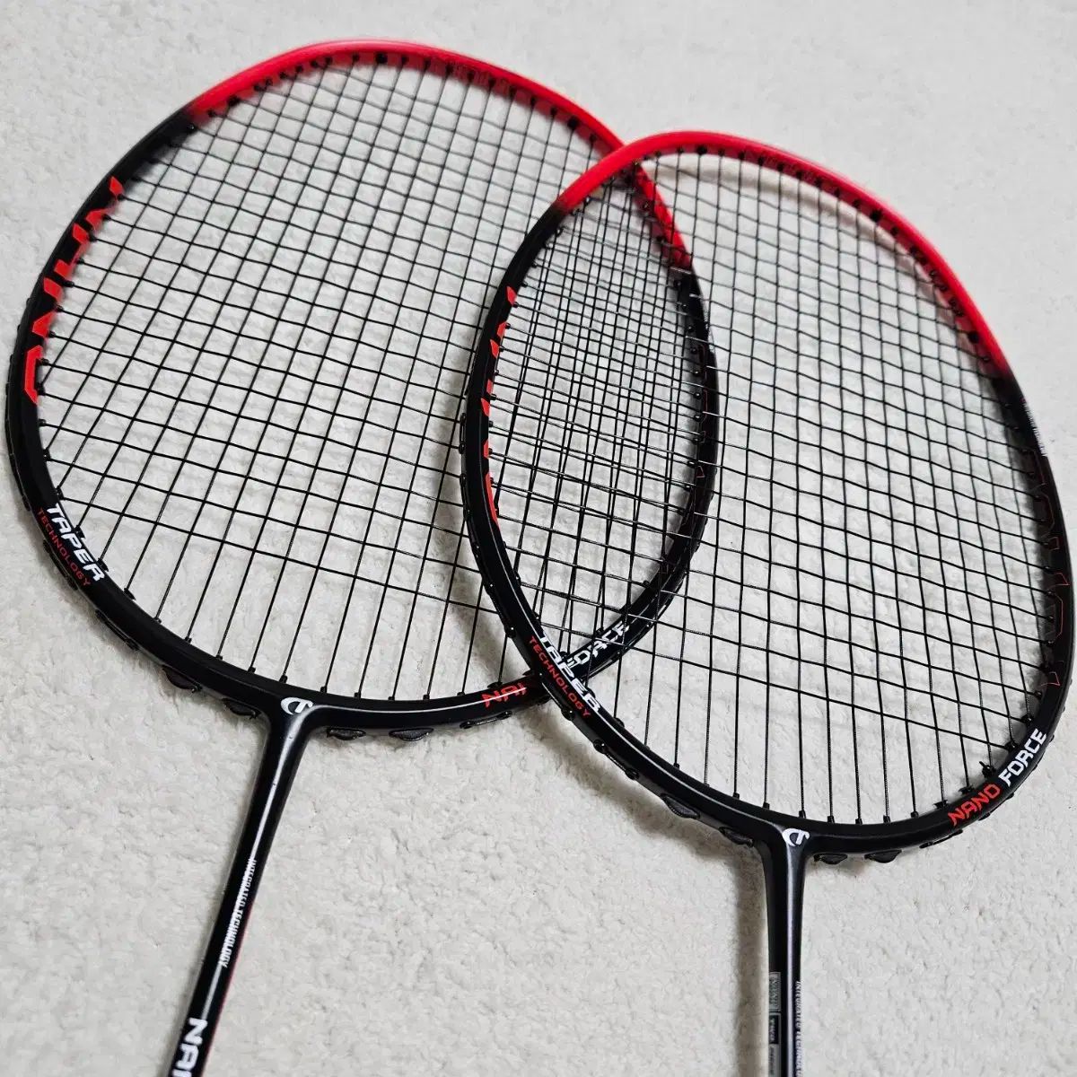 トリガー ナノフォス R カーボン バドミントン ラケット 安く 販売