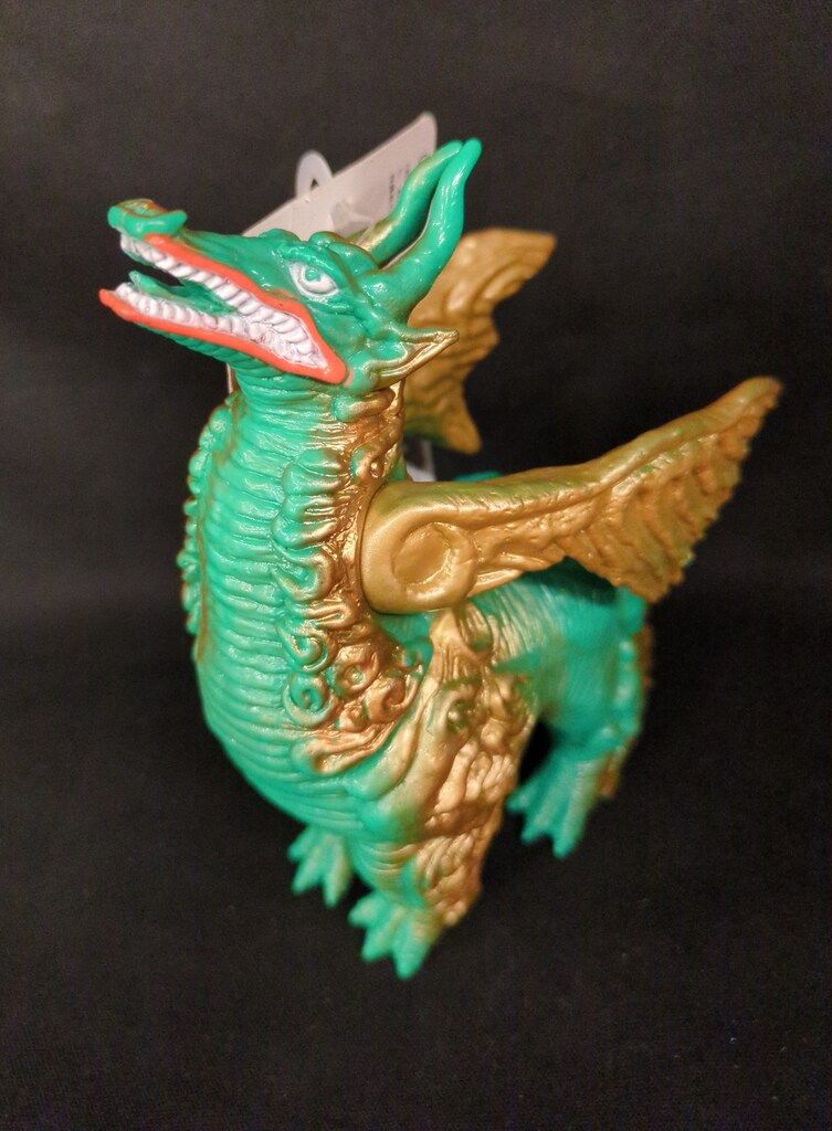 ウルトラ怪獣 ドドンゴ フィギュア 金色 ウルトラ怪獣 ドドンゴ フィギュア 金色 11月7日(月) 12:00より受注