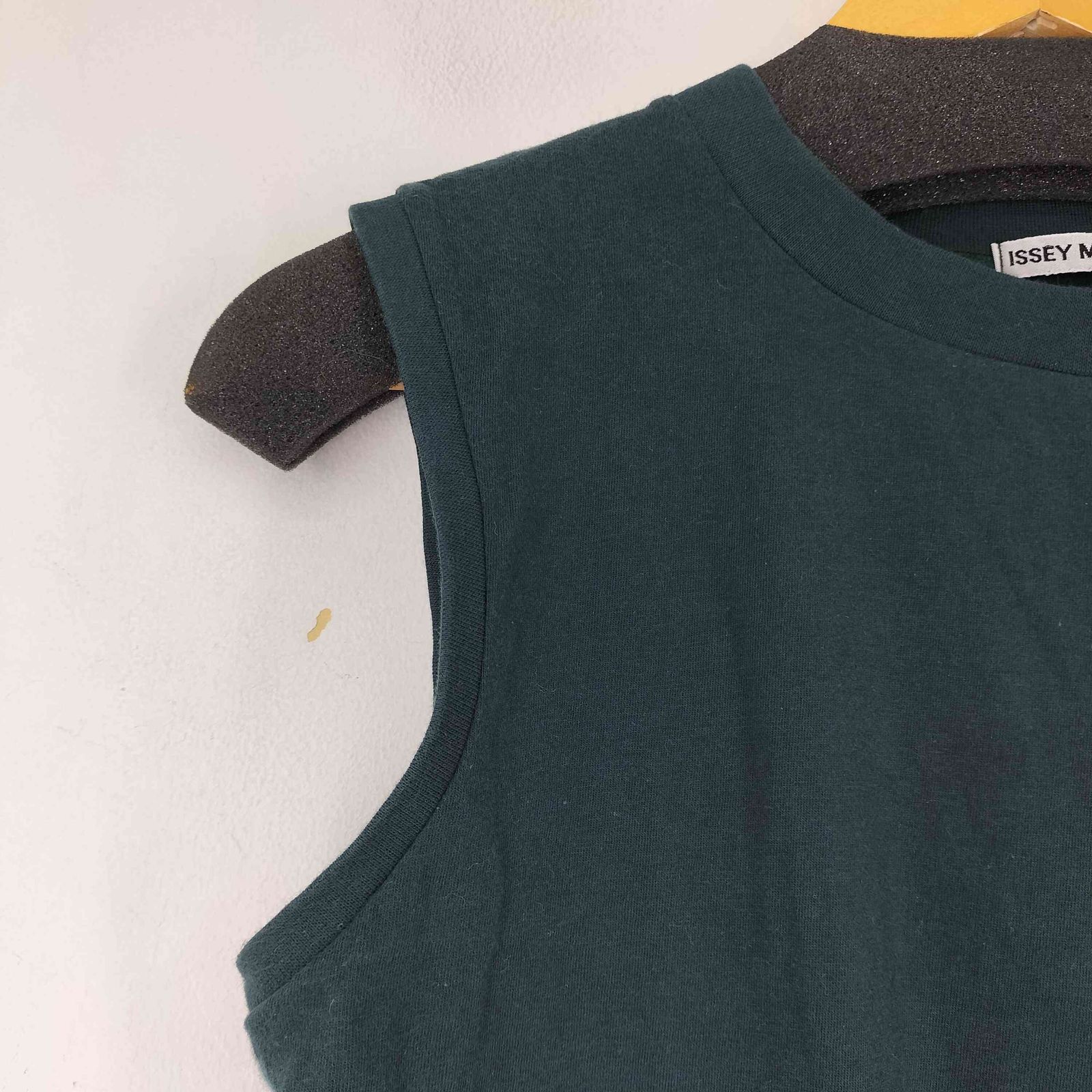 ISSEY MIYAKE イッセイミヤケ 90s 日本製 オールド プリーツ タンクトップ M ブラック レディース 古着 中古 ISSEY MIYAKE - 古着 ISSEY MIYAKE イッセイミヤケ 90s 日本製