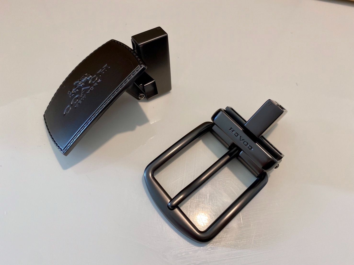 SALE♪コーチ 馬車バックル リバーシブル シグネチャー ベルト 社会人