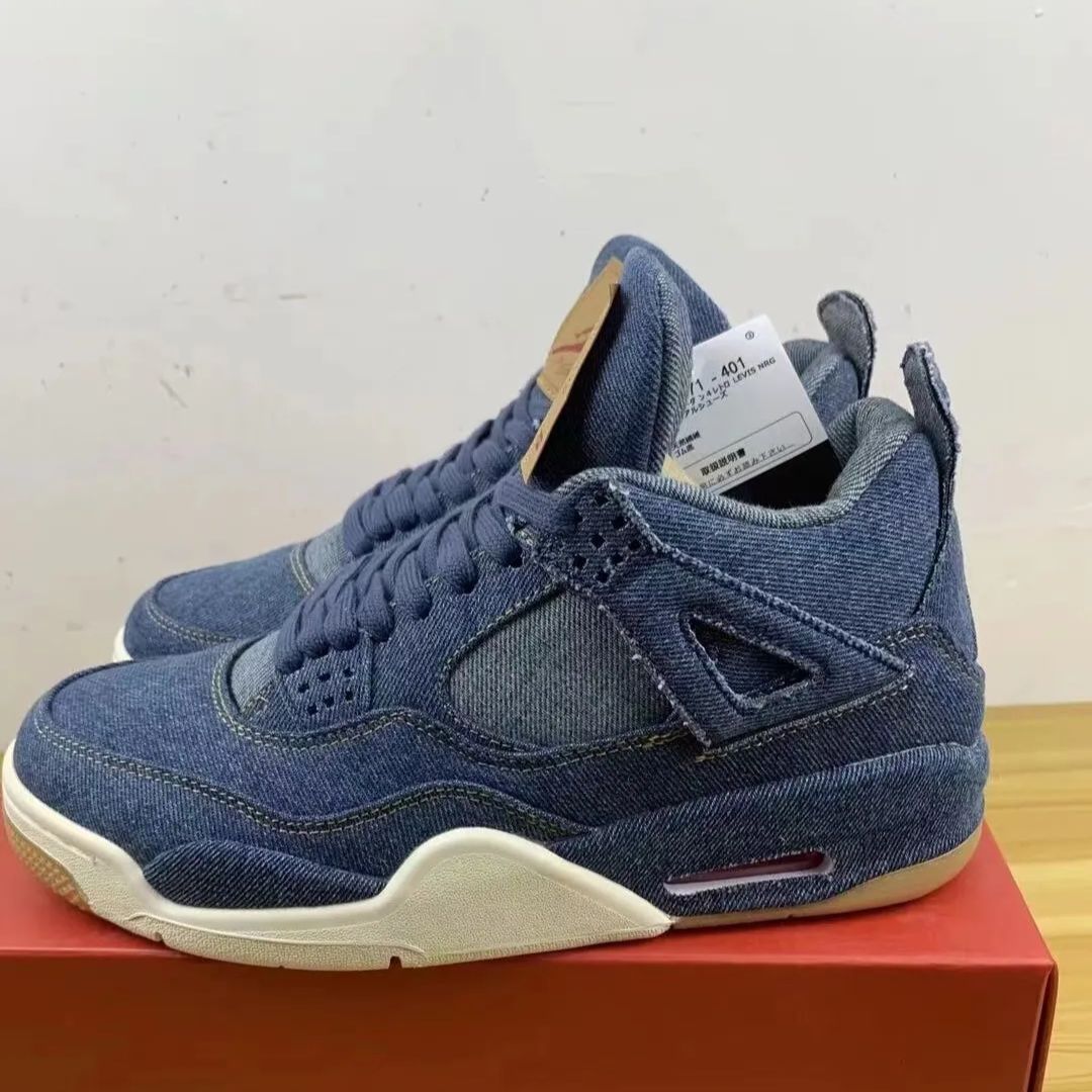 新品未使用ナイキ Jordan Air Jordan 4 retro levis denim スニーカー