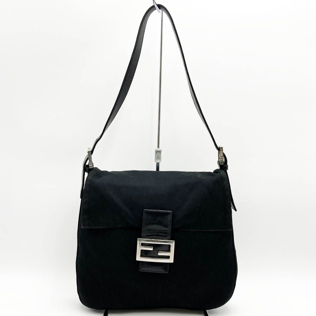 FENDI フェンディ マンマバケット ショルダーバッグ 肩掛け バッグ 