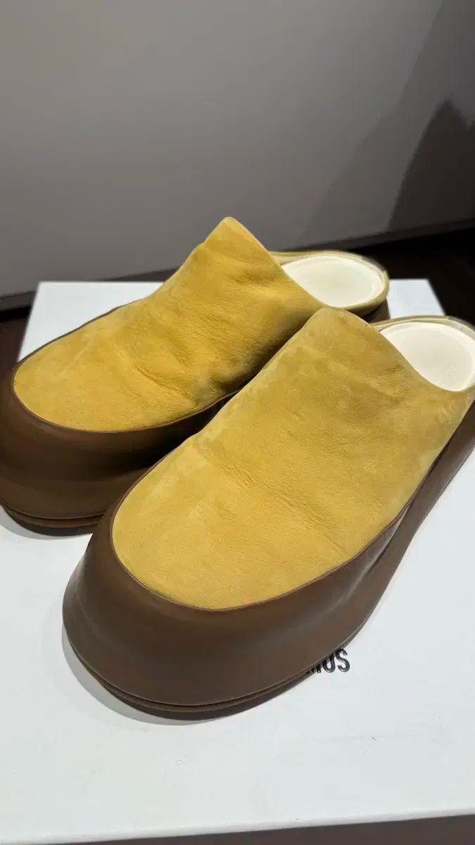 スエード ミュール