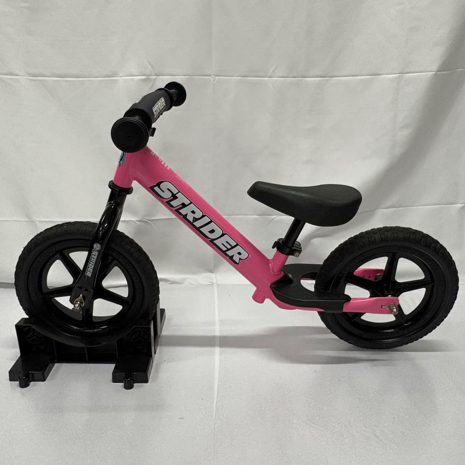 極美品 STRIDER ストライダー ピンク スポーツモデル SPORT 12