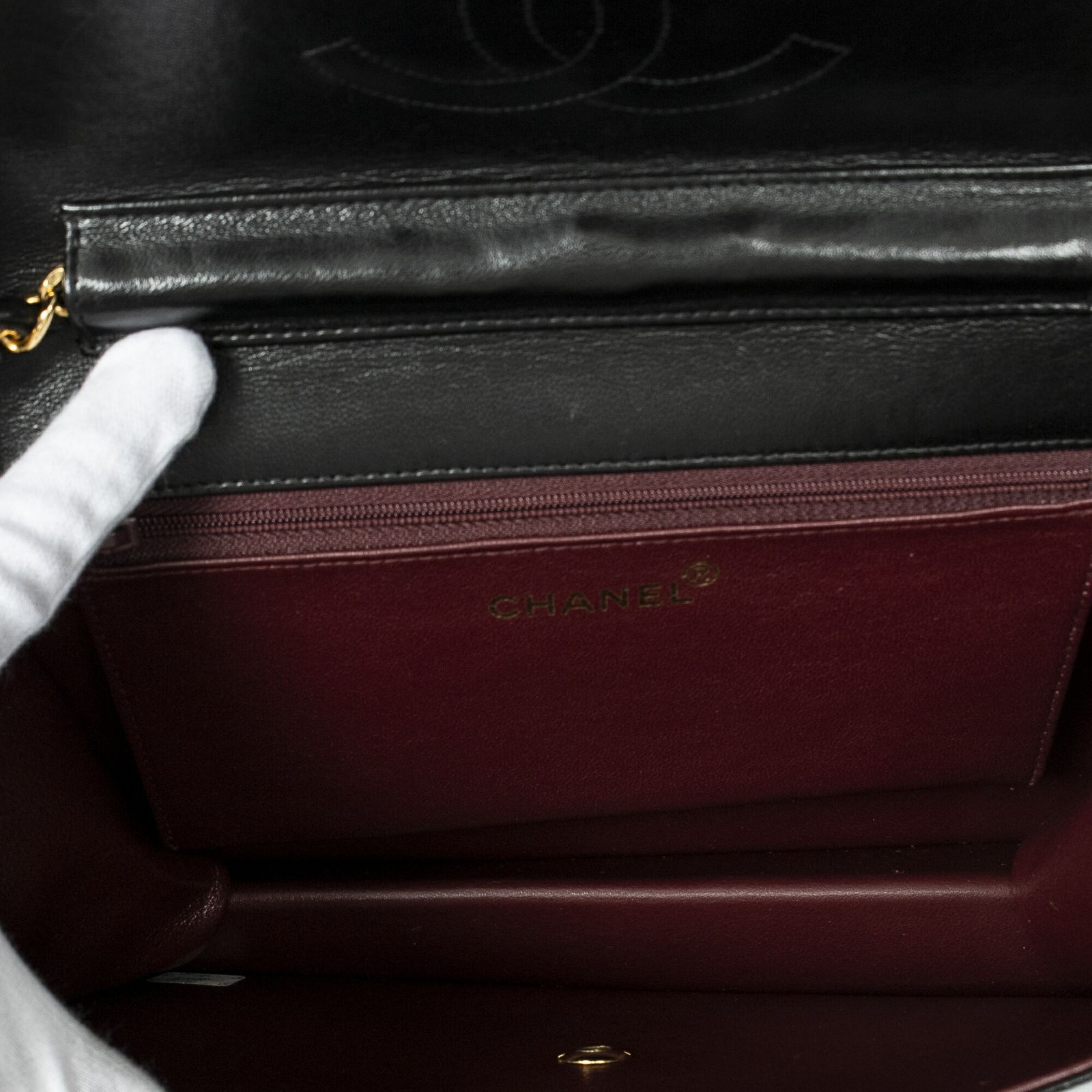 CHANEL シャネルヴィンテージプッシュロックストレートフラップ黒マトラッセラムスキンレザーA