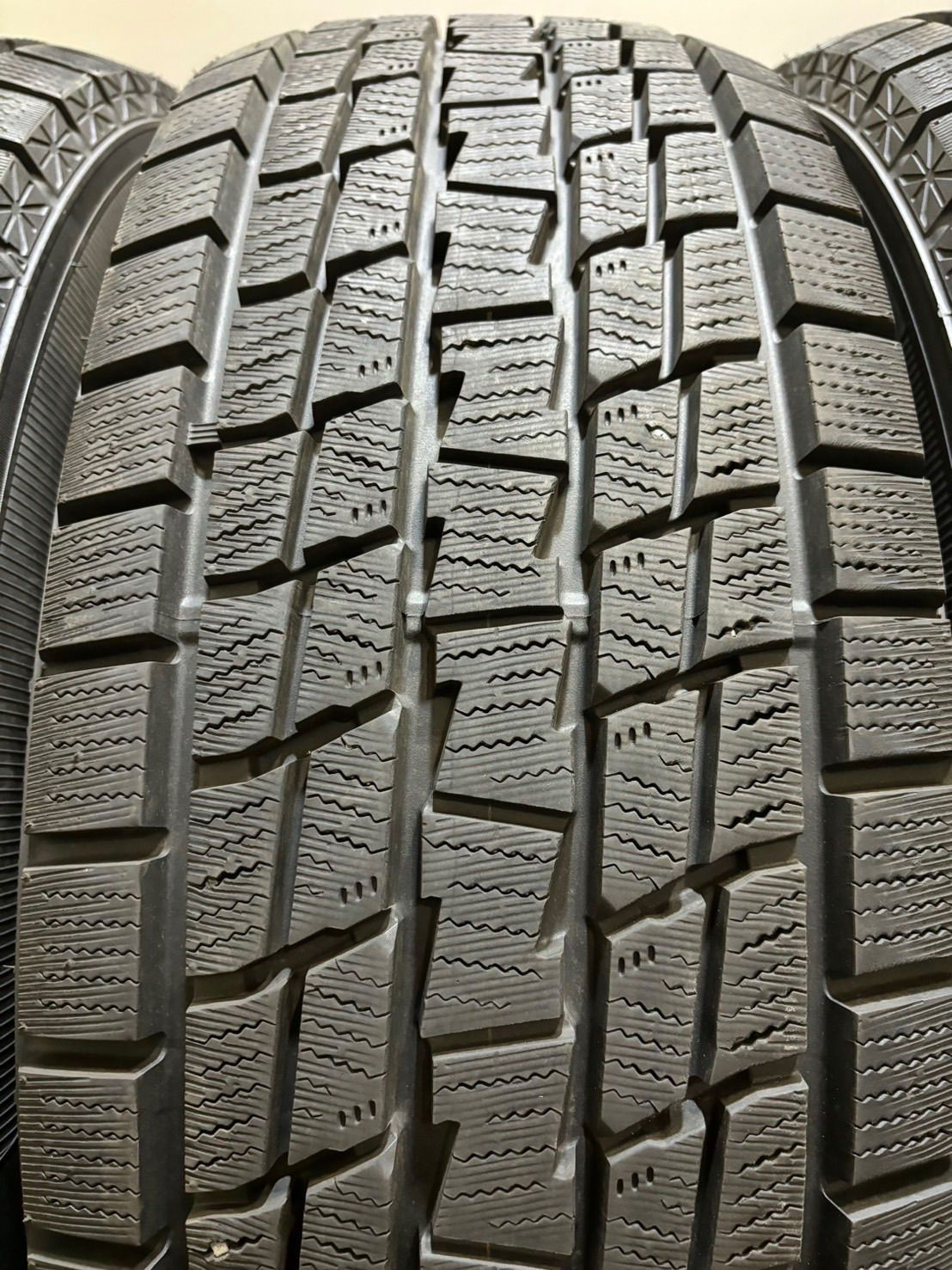 ★265/70R17 GOODYEAR/ICE NAVI SUV 22年製 スタッドレス 4本 プラド ハイラックス JEEP (南6-G708)