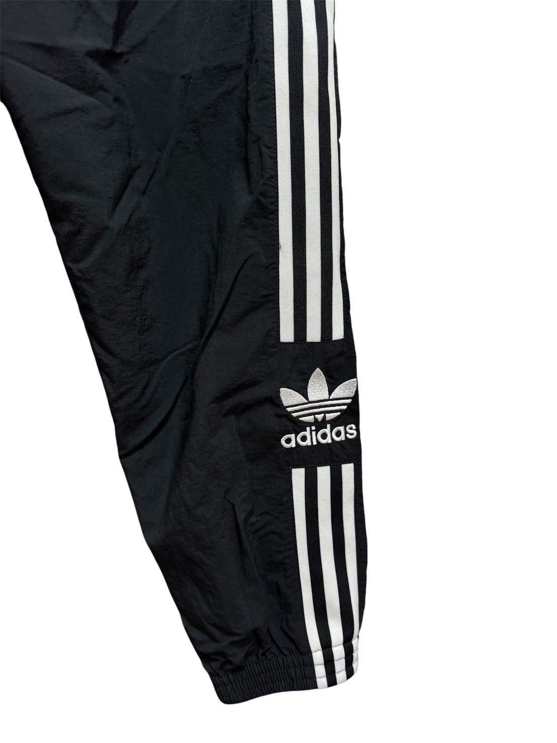 ☆adidas☆ アディダス 黒 トラックパンツ 女性L ジャージ