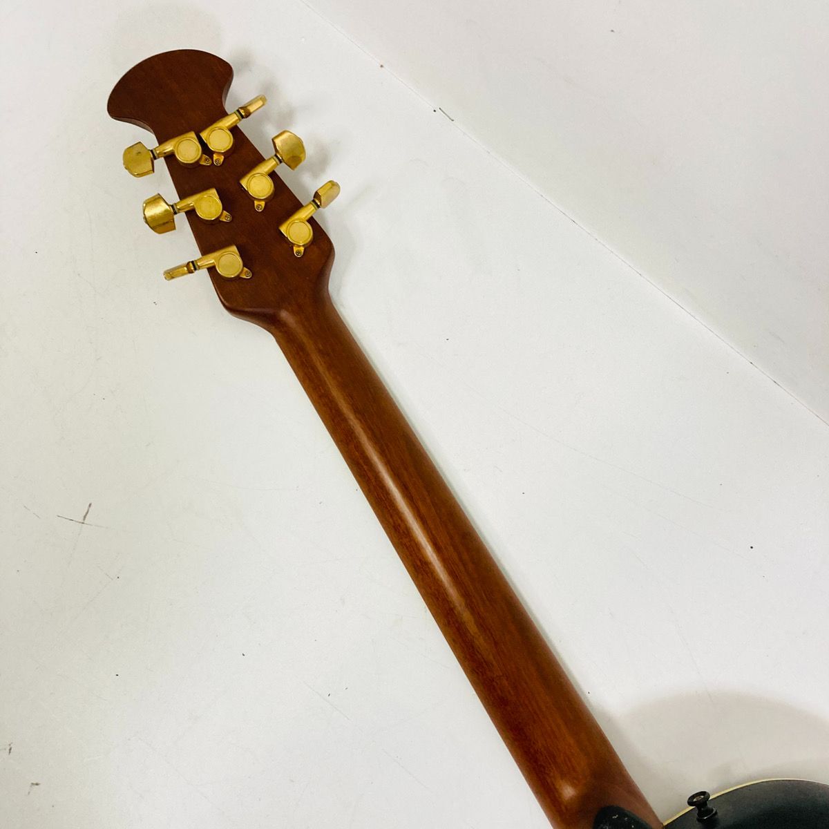 エレクトリックアコースティックギター エ