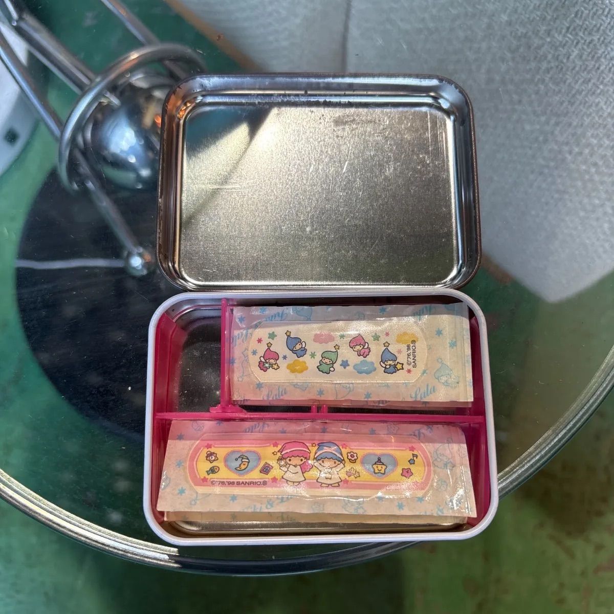 ✨SANRIO/サンリオ絆創膏ケース】小物入れ 缶ケース ブリキ 昭和
