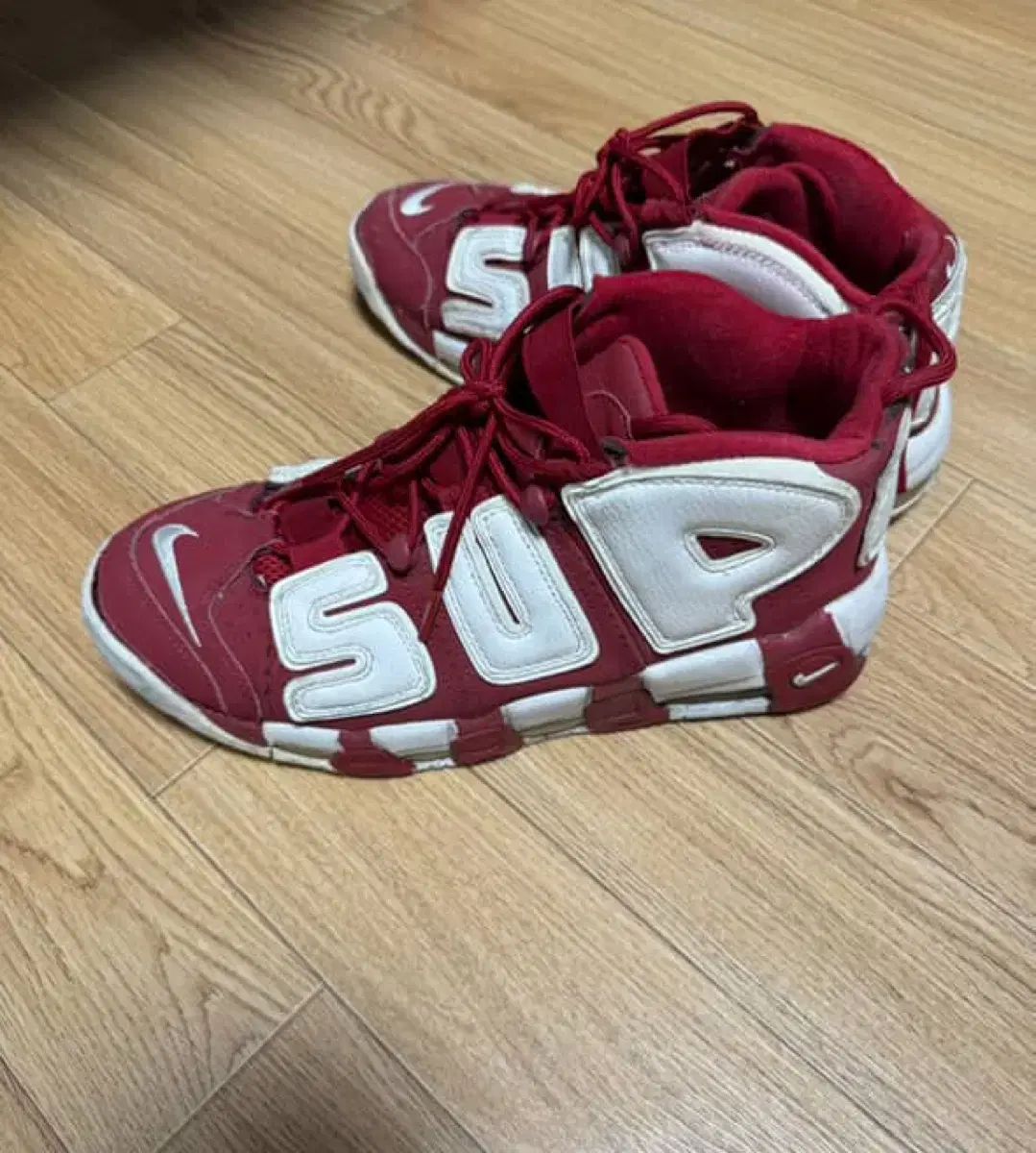ナイキシュープリーム air more uptempo