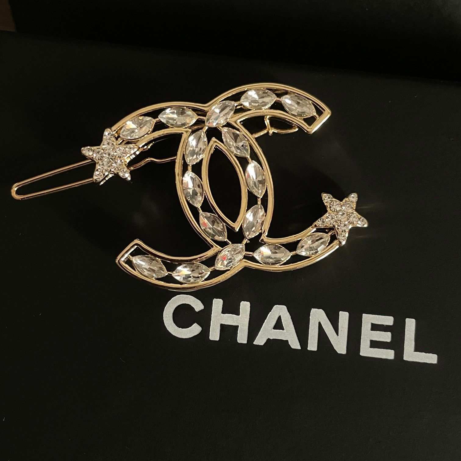 CHANEL★ヘアピン★レア美品⭐︎最終値下げ 今日特価】CHANEL 最新モデル ヘアピン レディース ファッション