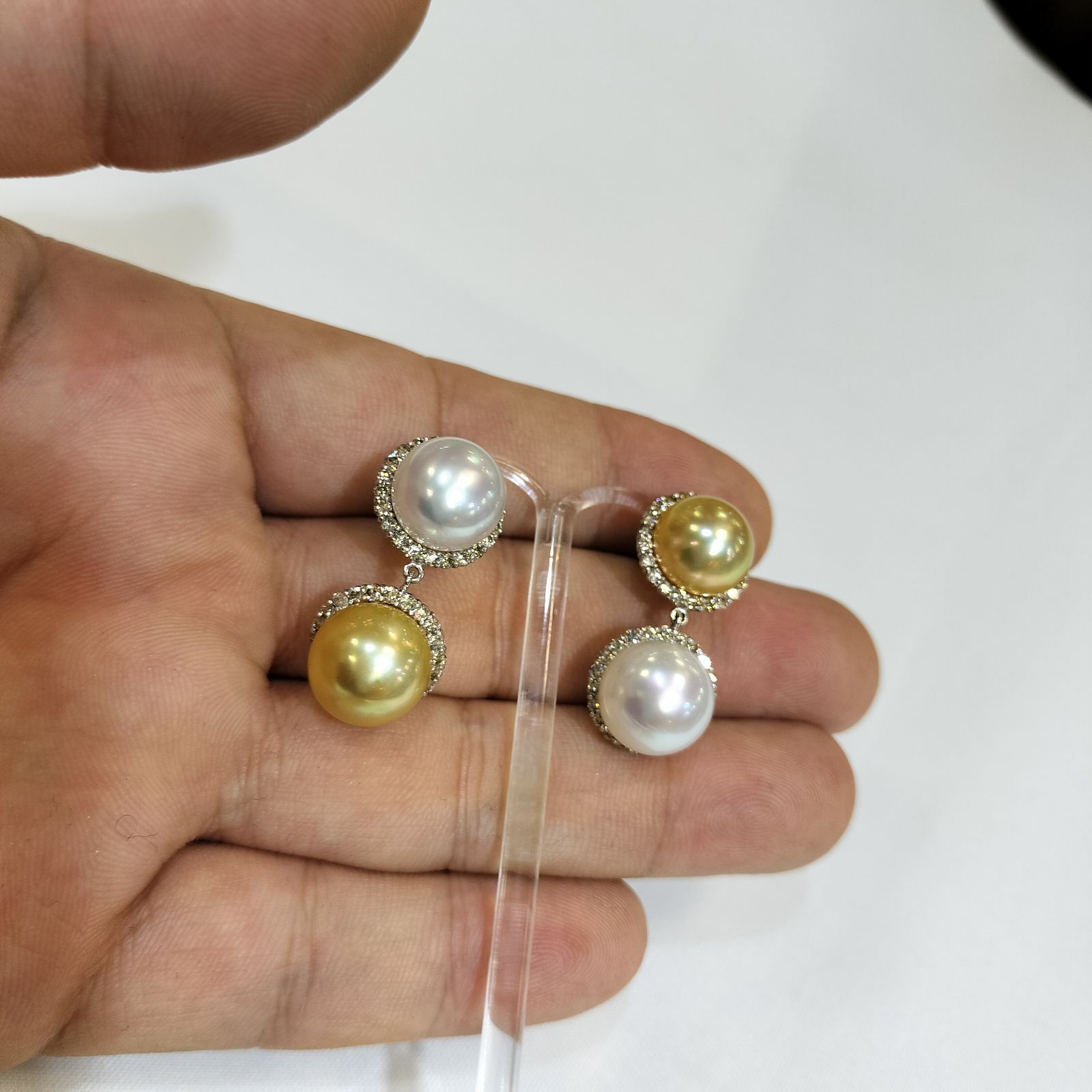 K18WG 白蝶真珠デザインピアス K18南洋白蝶真珠アメリカンピアス【大きさ8