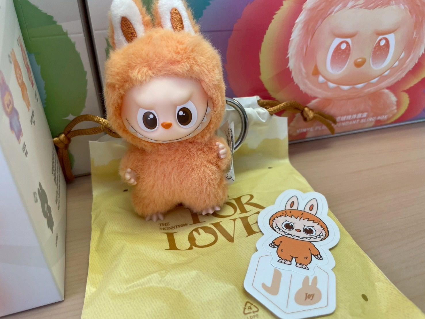 正規品・新品未使用】イニシャル［J］ラブブ LABUBU Biginto Energy