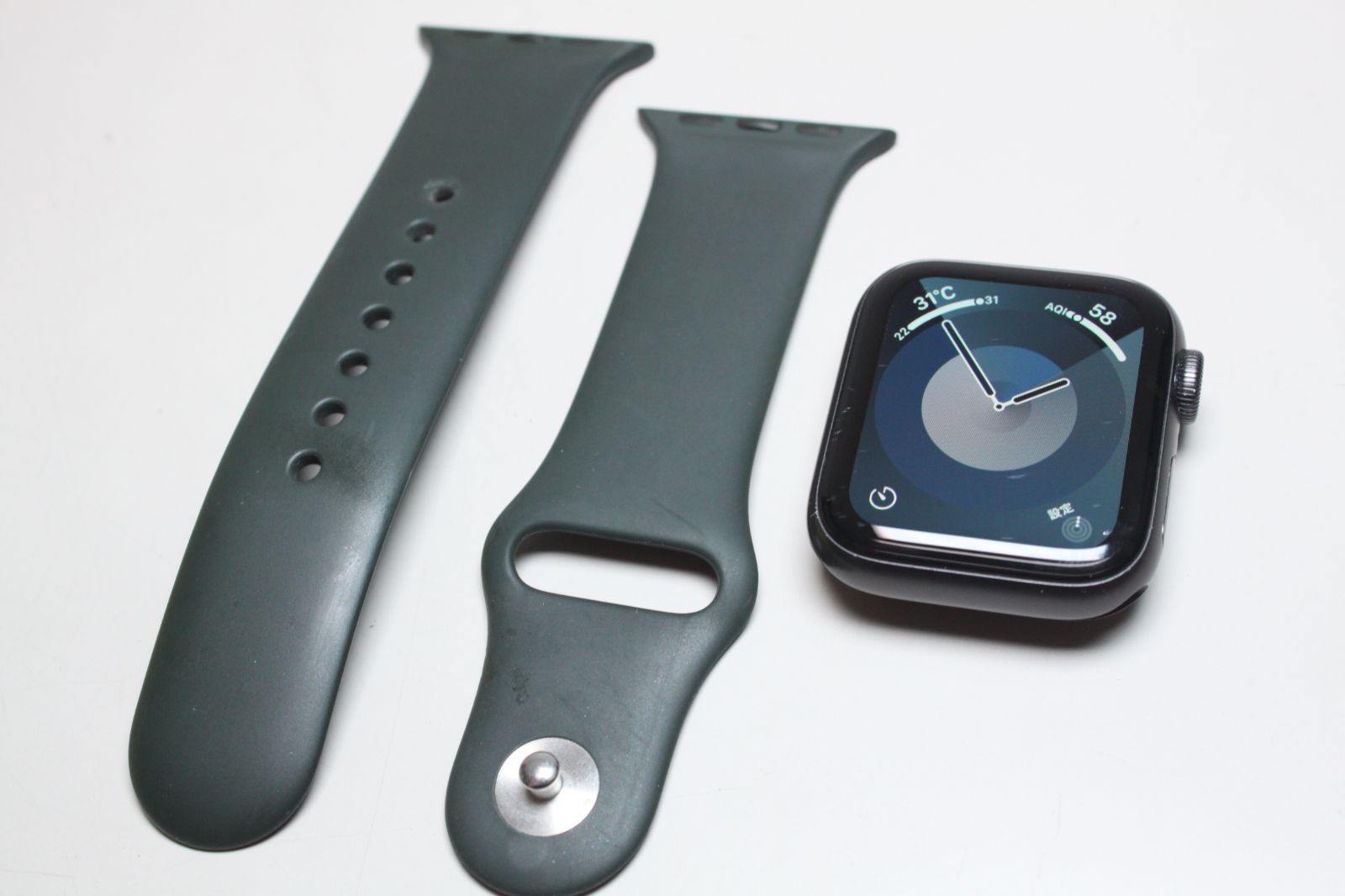 Apple Watch SE（第1世代）GPS/40mm/A2351〈MYE02J/A〉⑤ - メルカリ