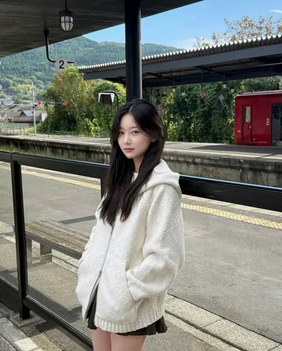 ユンフ Who snowy hoodie jumper ivory ニットフッド