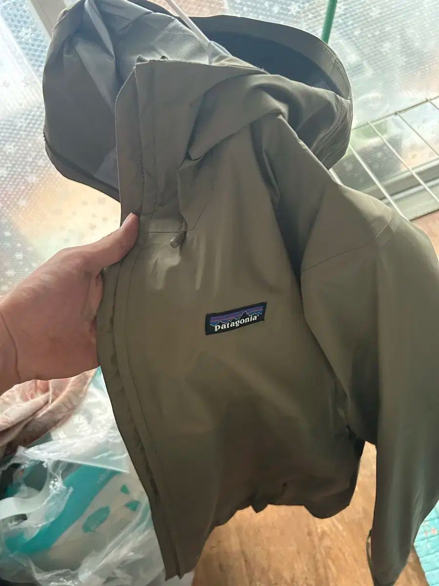 パタゴニア トレントシェル セージカーキ L