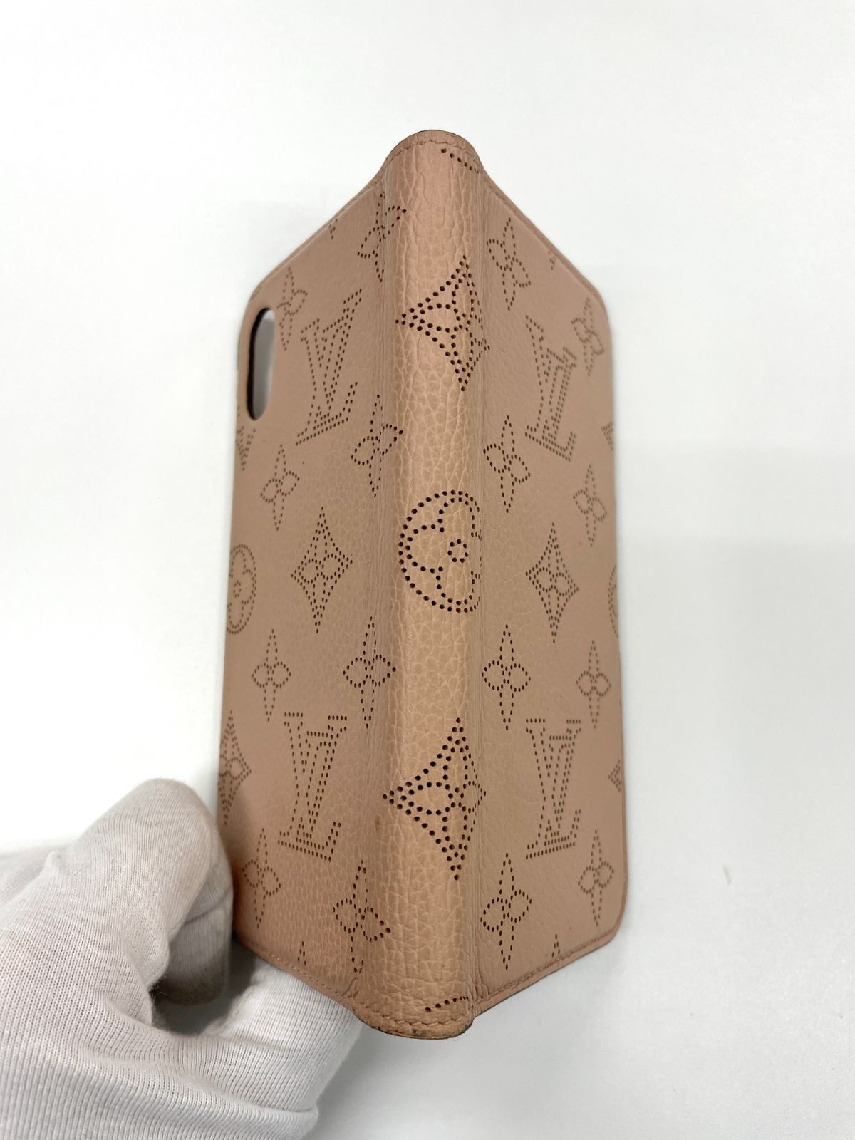 ルイヴィトン マヒナ iPhoneX&XS フォリオ ケース LOUIS VUITTON