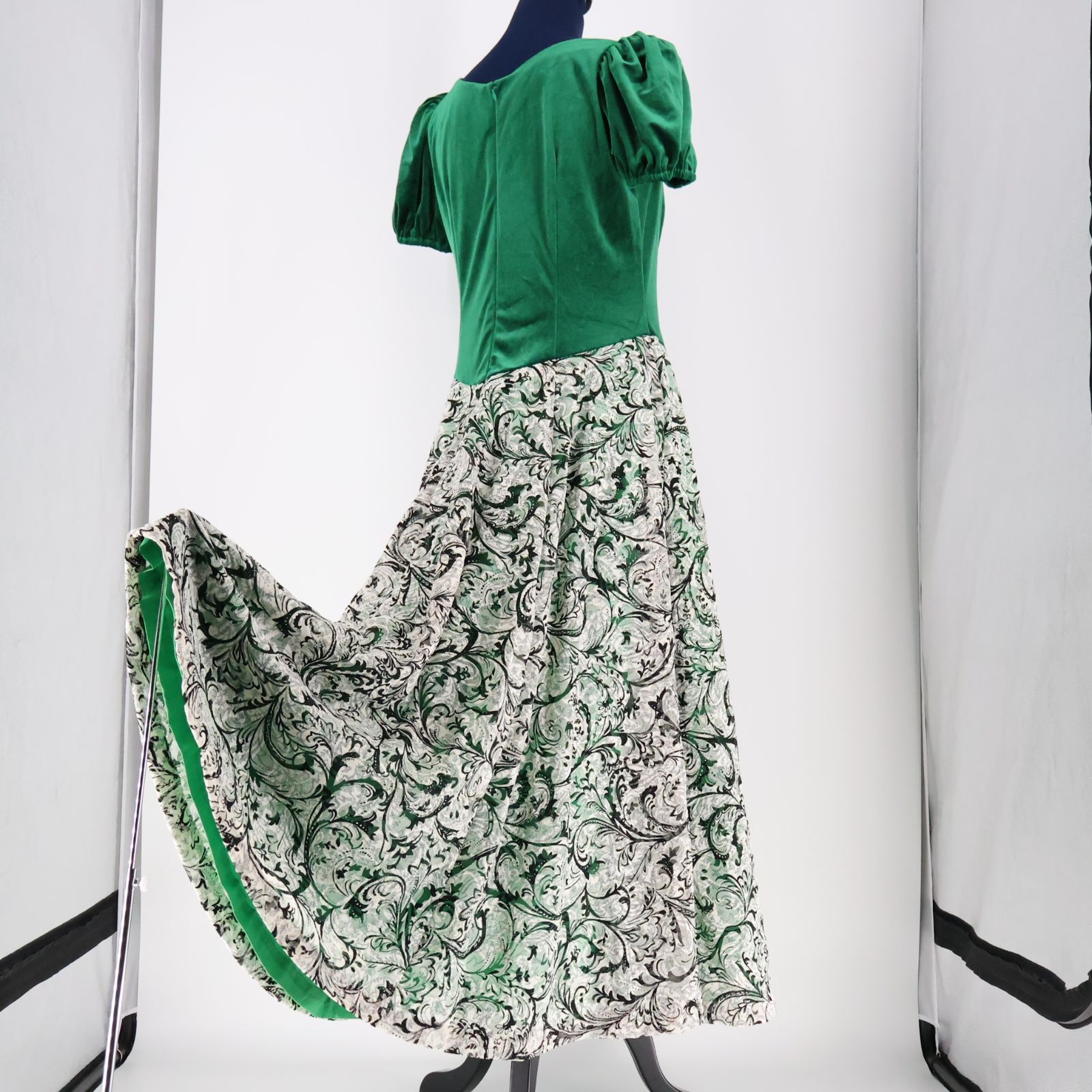 【美品 日本製 フラダンス衣装】グリーン Paondor ワンピース ドレス 白 美品 日本製 フラダンス衣装】グリーン Paondor ワンピース
