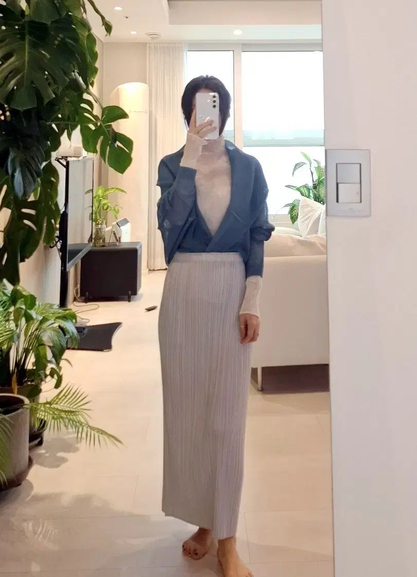 PLEATS PLEASE