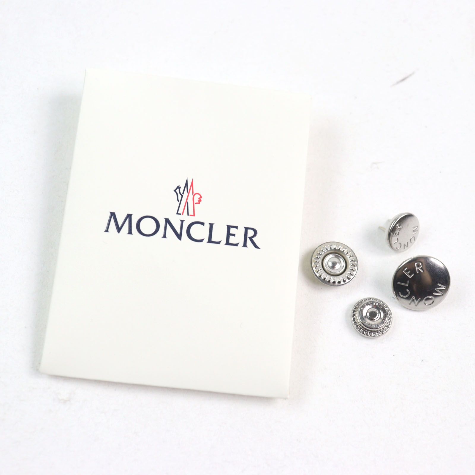 専用！！美品✨ モンクレール MONCLER ワンピース　ワッペンロゴ 未使用品○MONCLER モンクレール 22-23AW H20911A00106 595ZJ
