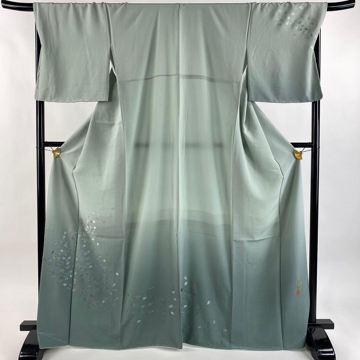 付下げ 身丈168.5cm 裄丈70cm L 袷 落款 花びら 葉柄 刺繍 金糸 灰緑 正絹 秀品