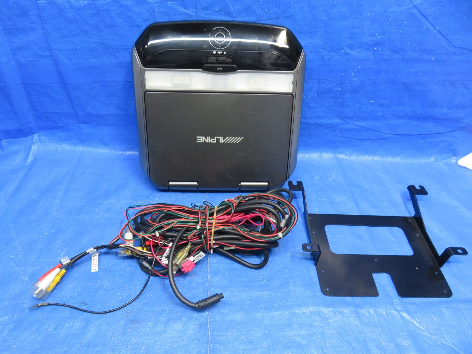 アルパイン10.2インチフリップダウンモニター　TMX-R1100 アルパイン TMX-R1100 フリップダウン モニター 10.2インチ *K