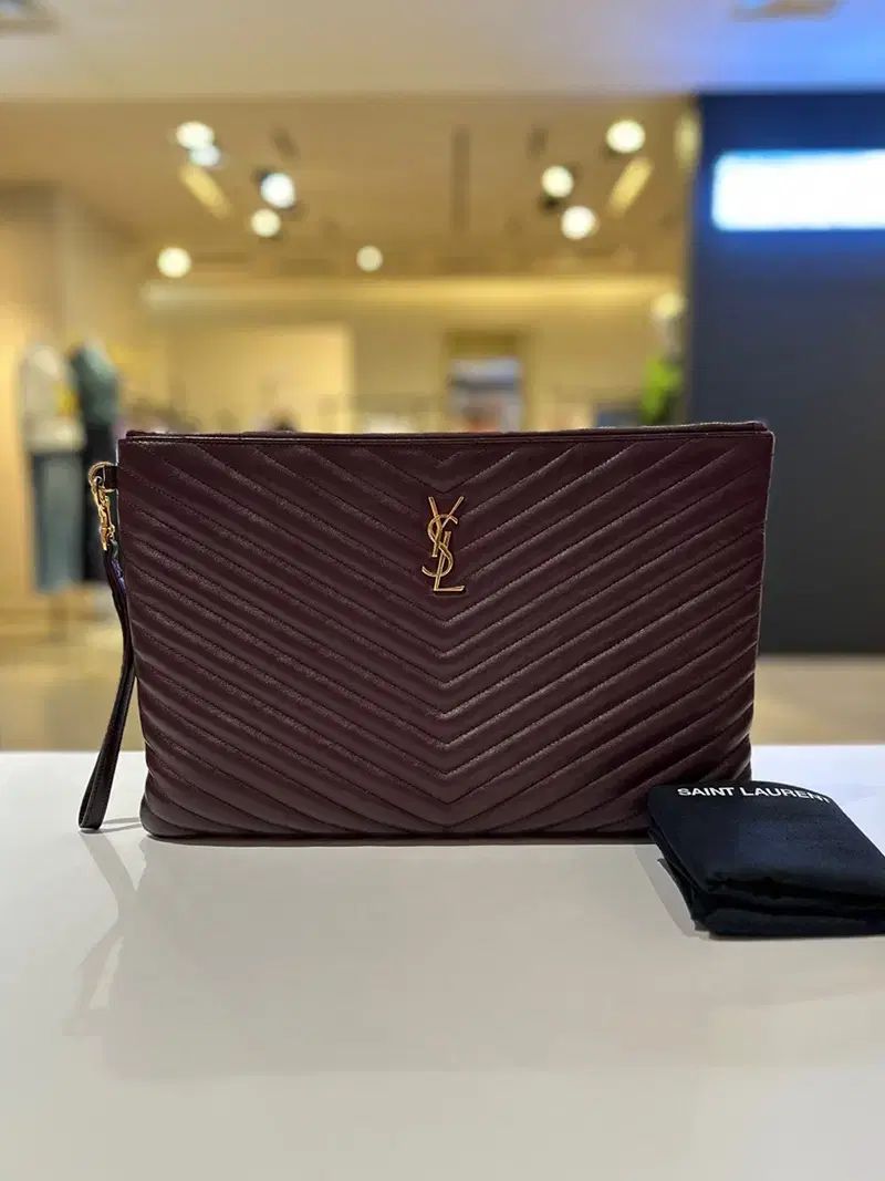 Saint Laurent サンローラン マトラッセ ゴールド large ラージ クラッチバッグ 440222