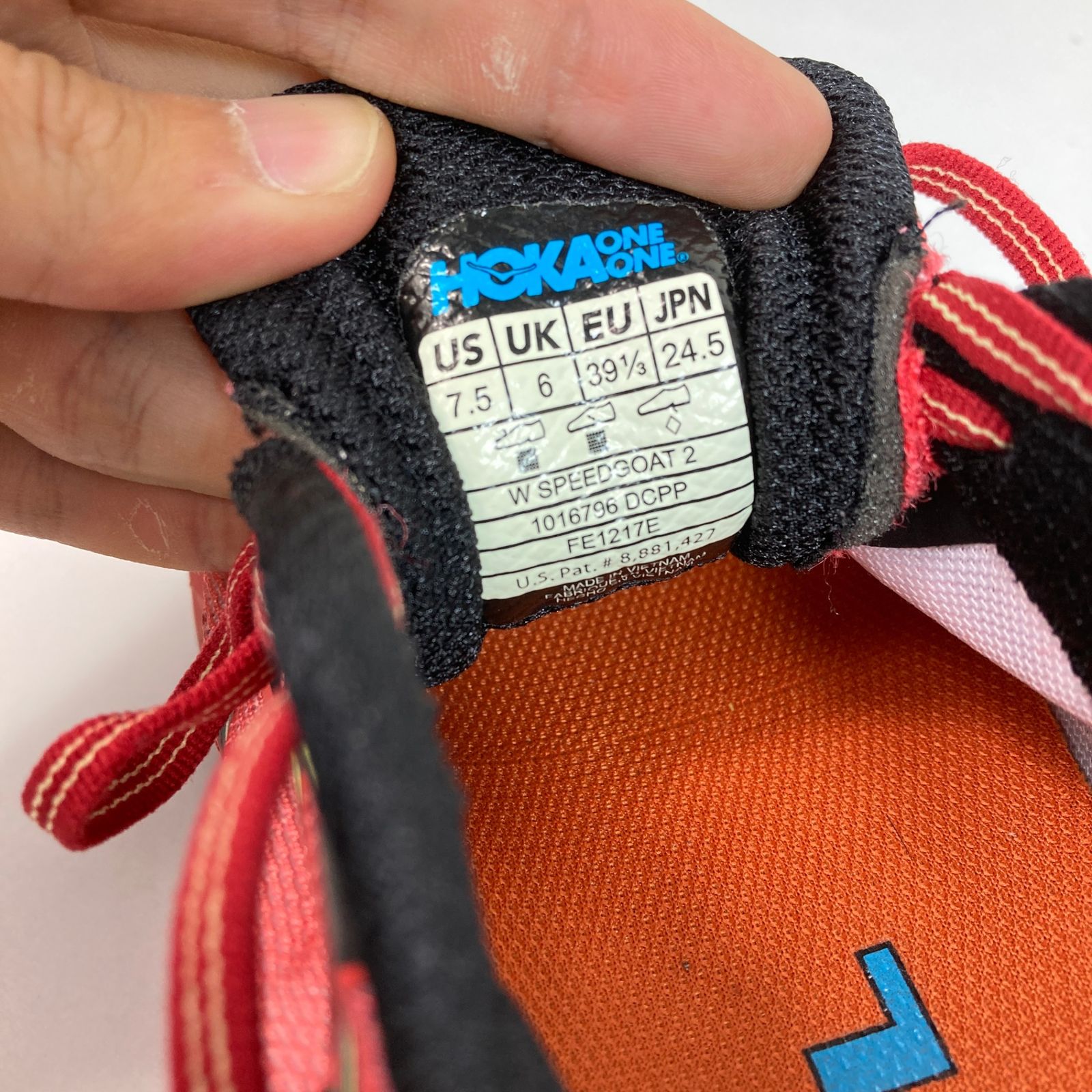 【田舎のゆーが】HOKA シングレット&パンツ　日本Ｌ 新品未使用 HOKA ONE ONE の軽量＆スピードトレイルランニングシューズ