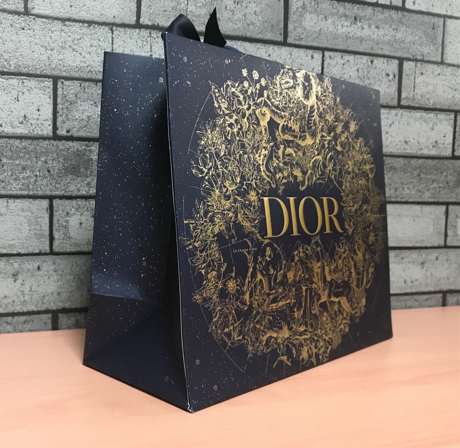 Diorのクリスマス紙袋