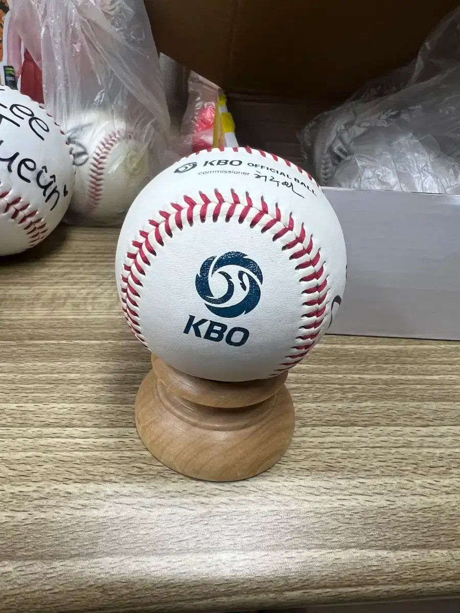 KT wiz ク・ドンウォン クエバス kbo 公式球 サイン入りサインボール
