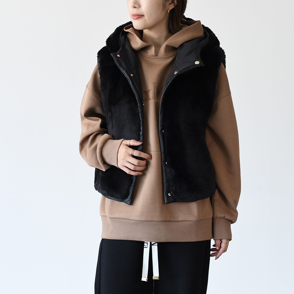 綺麗‼️リバーシブル✨ビジュー ロゴプレート✨ロングジレ マックスマーラキューブ 綺麗‼️リバーシブル✨ビジュー ロゴプレート✨ロングジレ