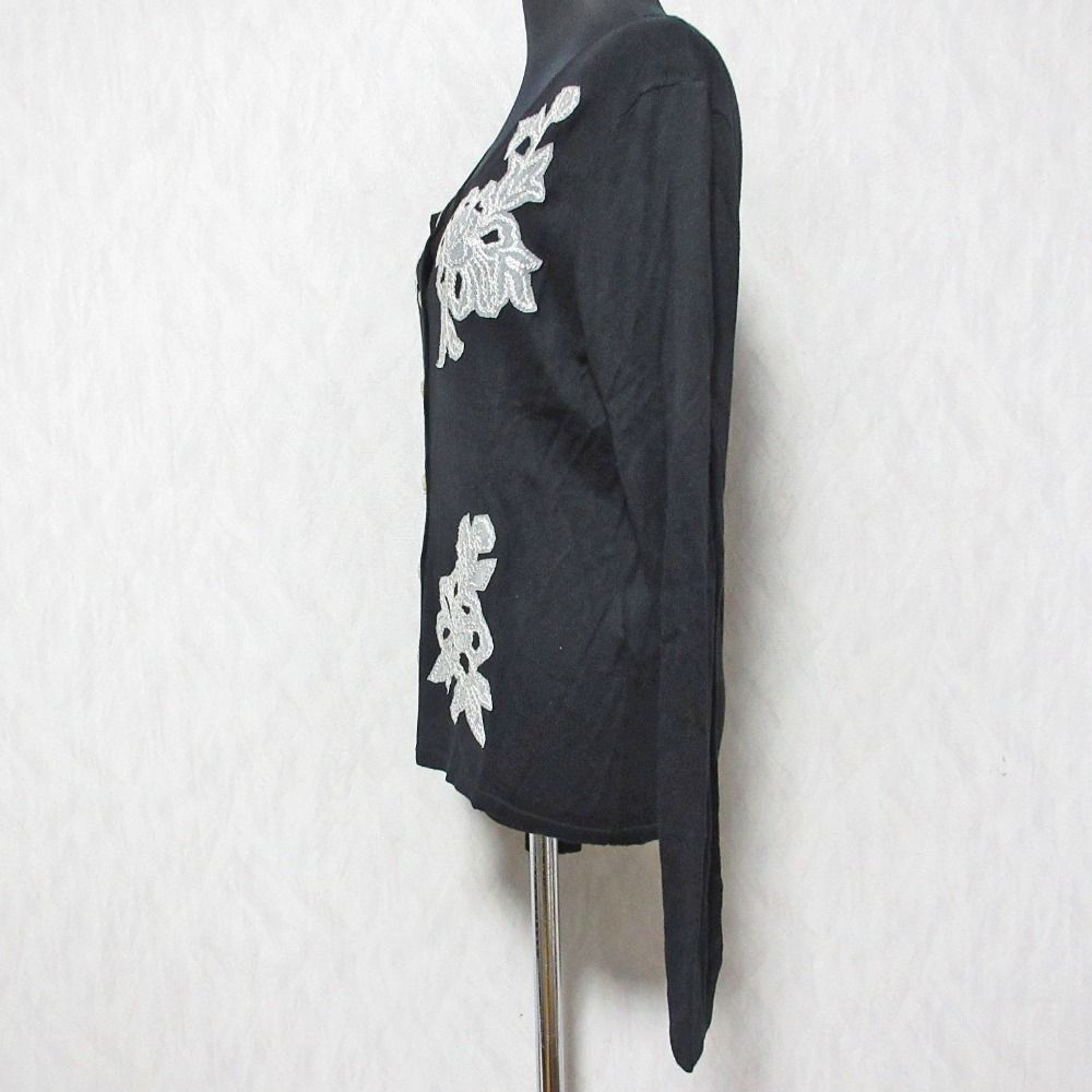 美品 VIVIENNE TAM ヴィヴィアンタム フラワー刺繍 クルーネック