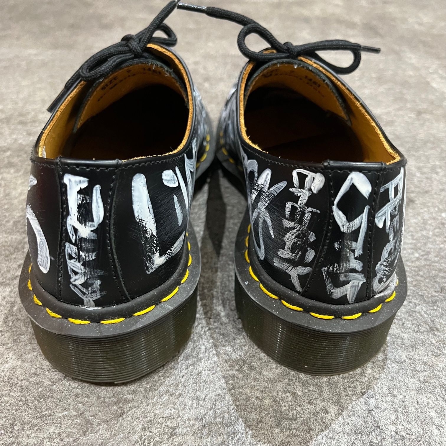 青山店限定 COMME des GARCONS HOMME DEUX Dr.Martens 2013年製 ペイント ダメージ加工 3ホール  レザーブーツ 革靴 コムデギャルソン ドクターマーチン 7 - メルカリ