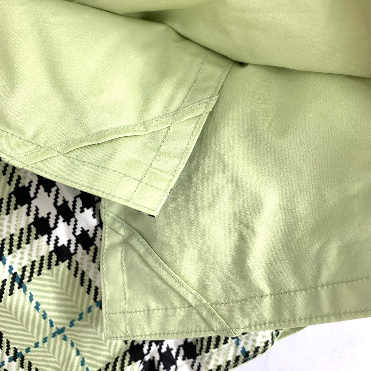 美品 BURBERRY LONDON バーバリーロンドン ホースロゴ刺繍 ノバ