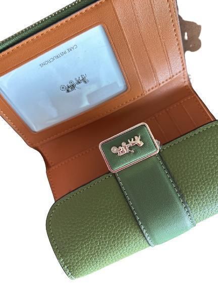 【新品】coach ミディアムグレースウォレット オリーブ 三つ折り財布