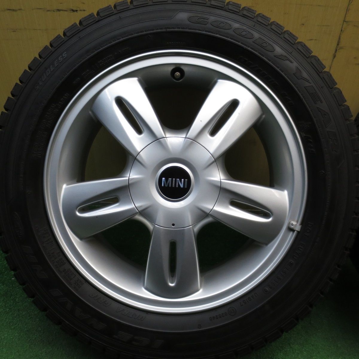 ミニクーパー スタッドレス175／65/15R