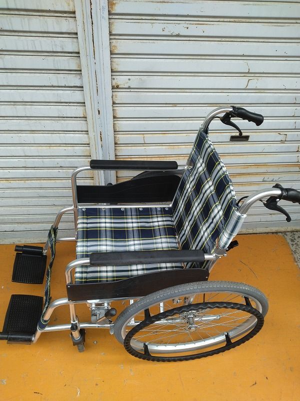 送料無料 一部地域を除く 松永製作所 自走式車椅子 AR-201B 座幅40cm KM-25-0910-05