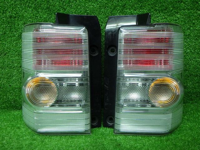 ダイハツ　L575S/L585S　コンテカスタム　テールレンズ　左右セット　20509　230530191