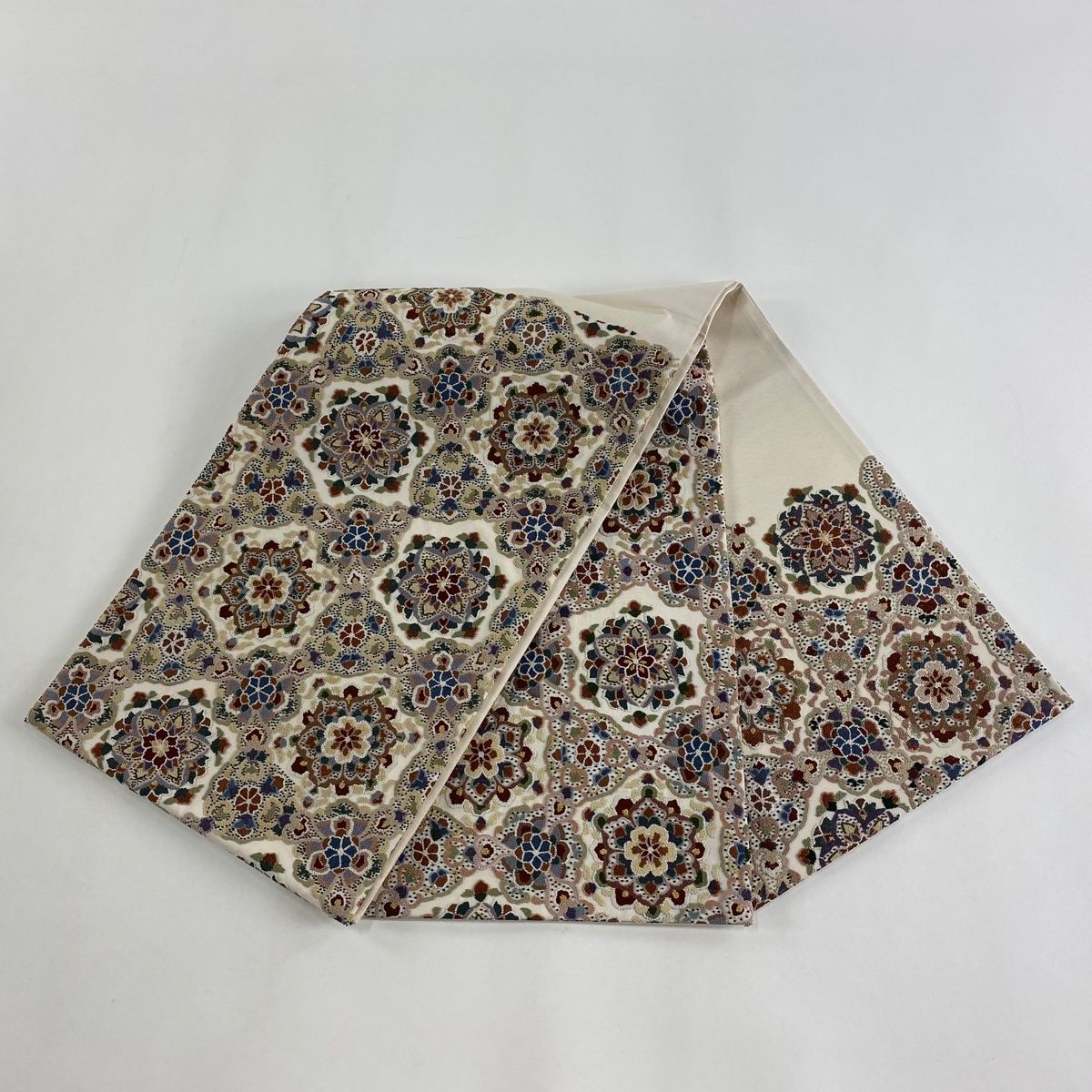 袋帯 美品 逸品 華文 亀甲 相良刺繍 金糸 クリーム 六通 正絹 【中古】