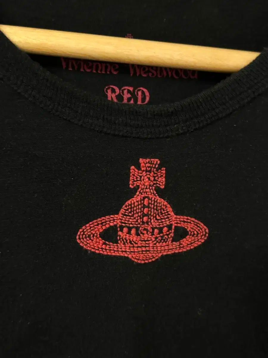 2 Vivienne Westwood(ヴィヴィアン・ウエストウッド) レッド