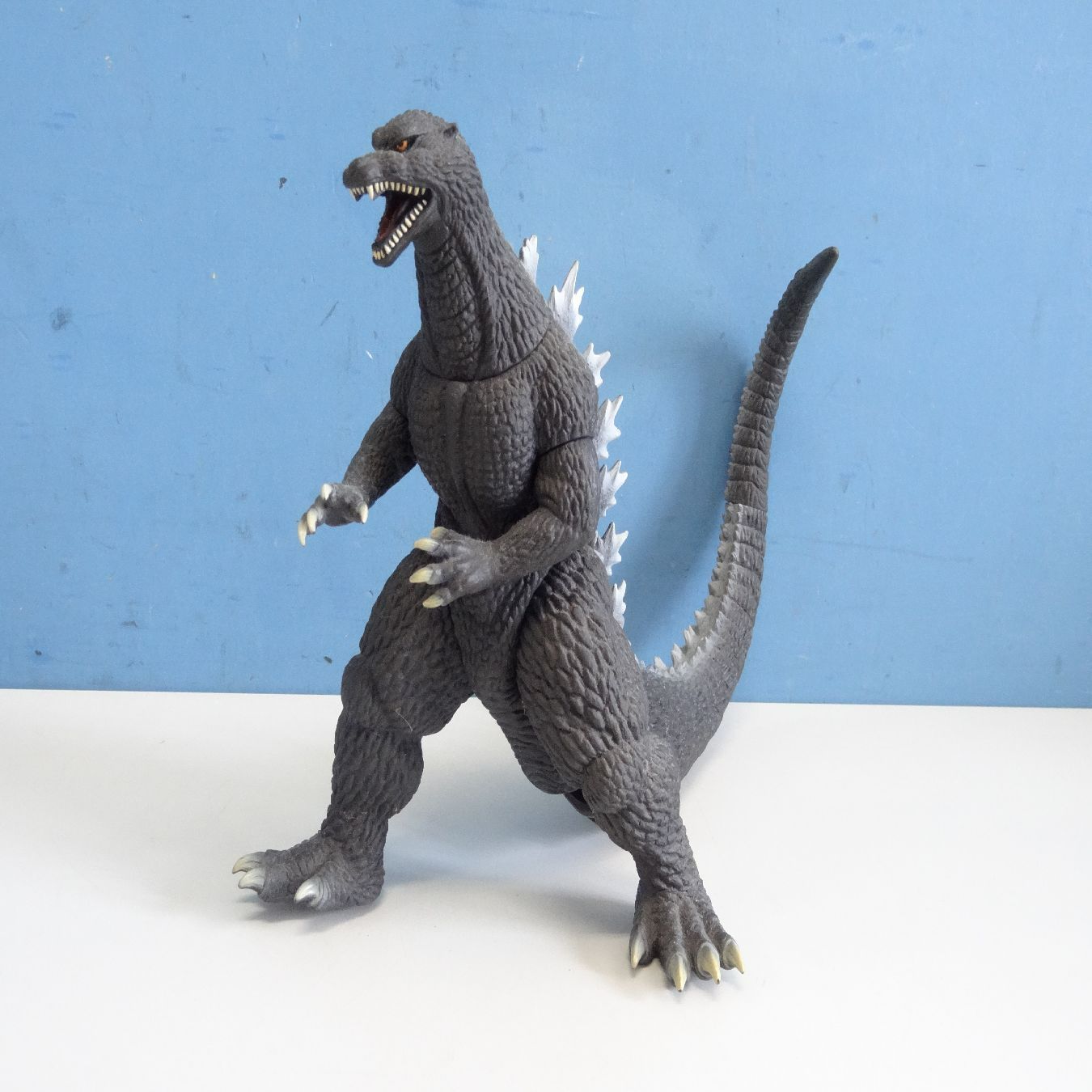 ゴジラ ファイナルウォーズ 組立式 リアルソフビフィギュア ゴジラ ガイガン 全２種 開封品 未使用 GODZILLA GIGAN ① 現状 -  メルカリ