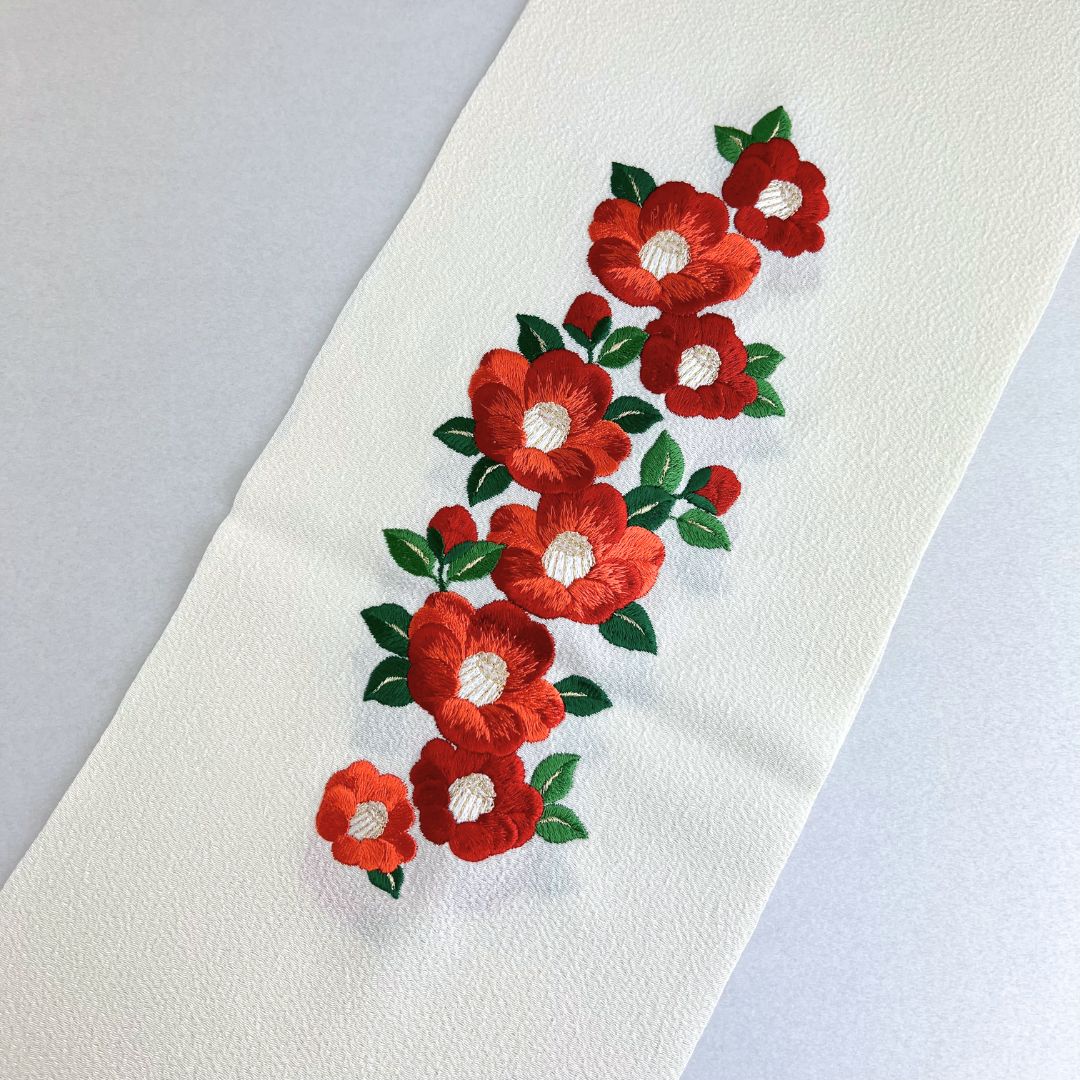 白 椿 刺繍衿】 成人式 卒業式 振袖 袴 訪問着 着物 和装